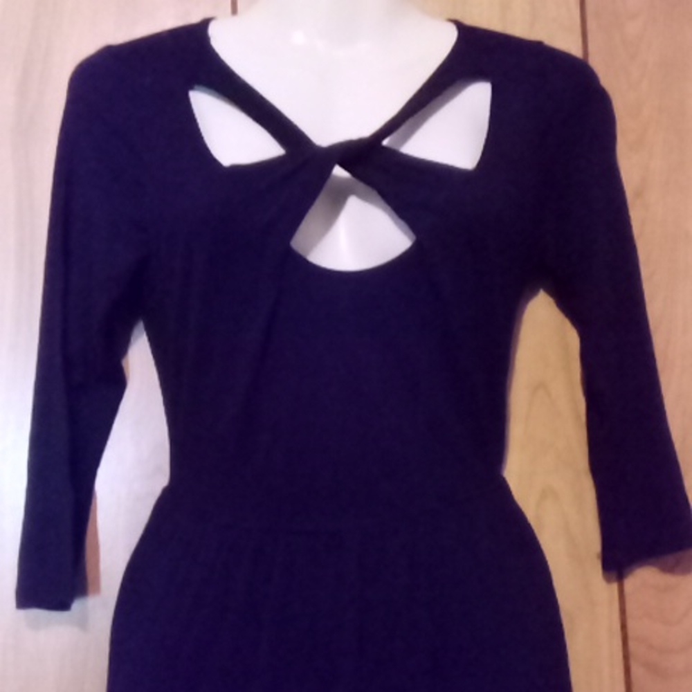 Coveted clothing#crisscoss neckline dress#stretchy material